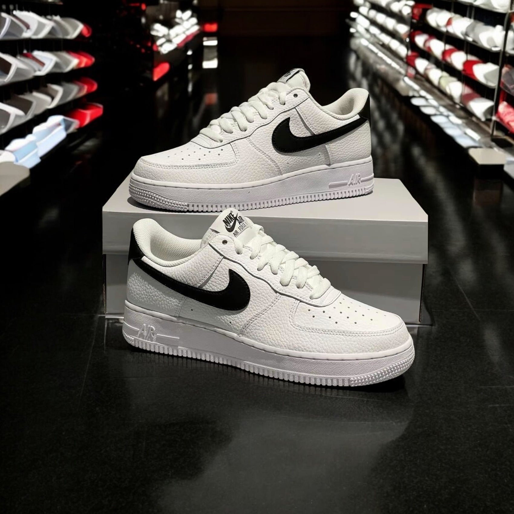 NIKE AIR FORCE 1 WB